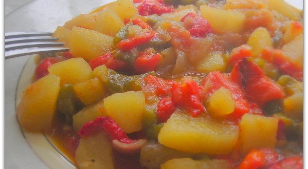 Ratatouille De Poivrons Tomates Et Pommes De Terre En Toute