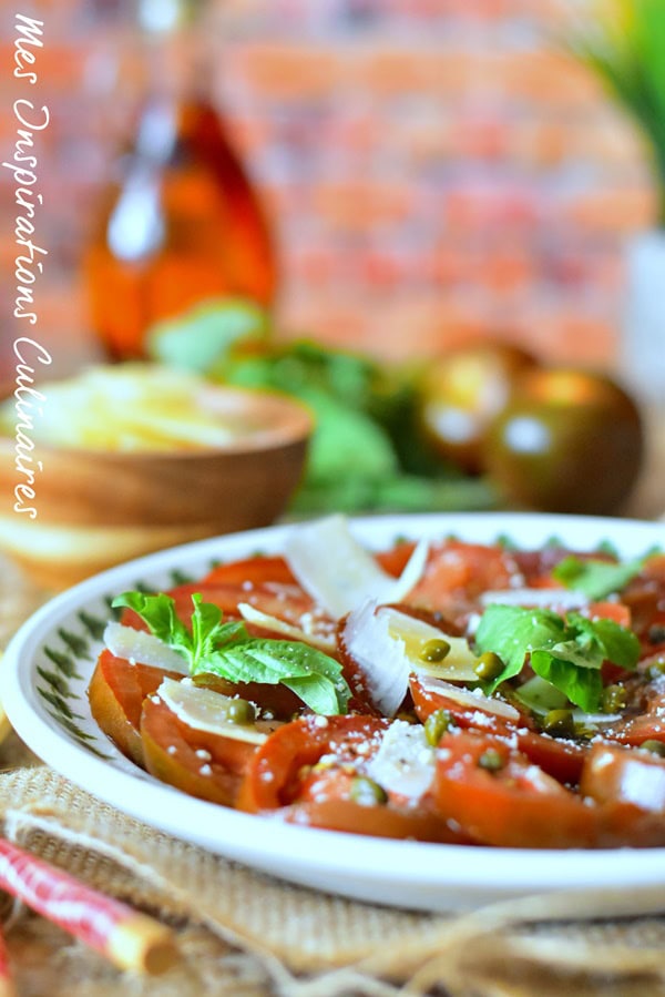 Carpaccio de tomates basilic et parmesan