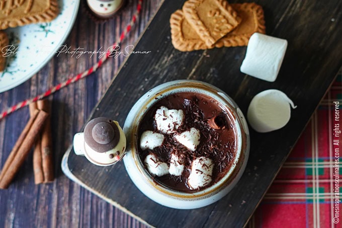 Le chocolat chaud au pain d’épices (gingerbread hot chocolate)