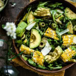 Salade de Roquette, maïs et avocat