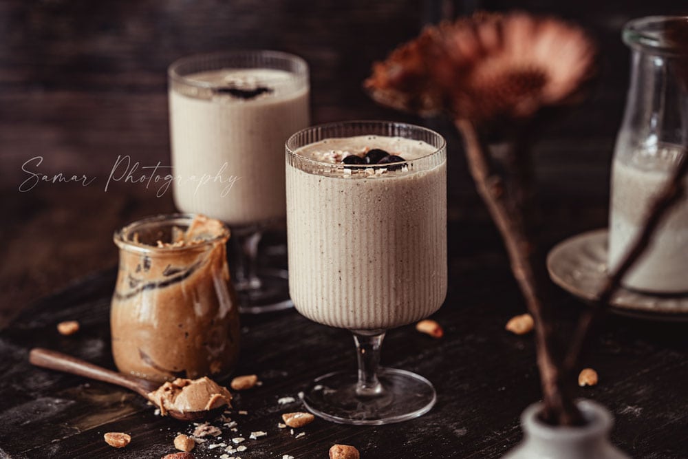 Smoothie au beurre de cacahuète et lait d'avoine